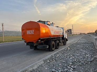 танк 400: КамАЗ бензовоз. - Топливная автоцистерна на шасси КамАЗ (6×4). - — 4