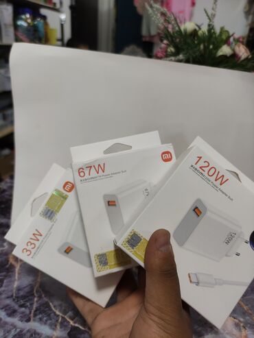 зарядник: Продаю зарядки очень быстрые 120 W 67W 33w 
120w-600
67W-400
33W-300