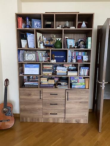 Mebel növü: çoxfunksiyalı kitab şkafı/vitrin Təsvir: - Material