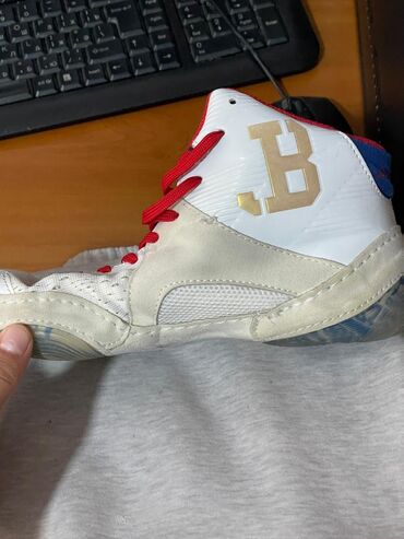 сороконожки обувь: Продаю борцовки в идеальном состонии