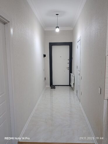 Uzunmüddətli kirayə mənzillər: Yeni tikili binada işıqlı 2 otaqlı studya mənzil.Butun əşyaları ilə — 1