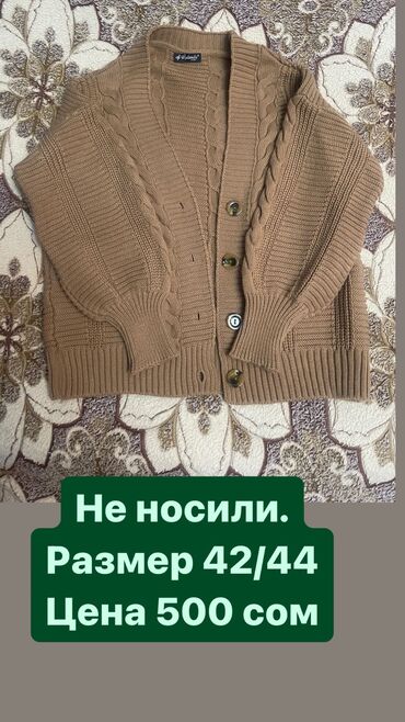 женские зимние кофты: Женский свитер