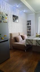 срочно продаётся 1 комнатная квартира в районе ошского рынка по улице молодая гвардия токтогула: 4 комнаты, 120 м², Элитка, 6 этаж, Евроремонт