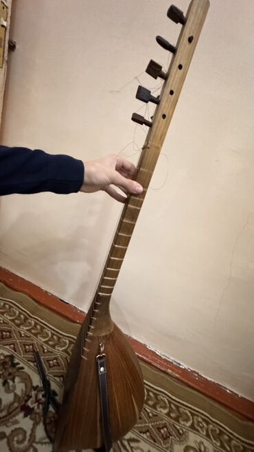 Saz: 🔹 Ana sazdır – səsi çox aydın və təmiz çıxır. 🔹 5 ildir məndədir, son — 8