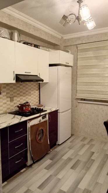 kiraye evler 2023 20 yanvar: Masazırda Bazar store, tam store düz yanı yolun qırağında 5 mərtəbəli
