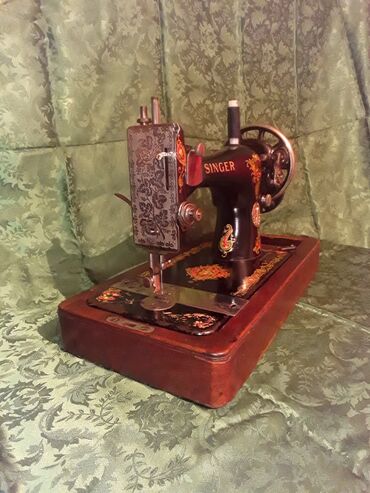 Qədim tikiş maşınları: Qədimi tikiş maşını SİNGER satılır.Şotlandiya Klaydbank ş (Clydebank) — 8