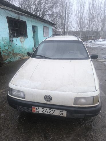 машина срочно сатылат: Volkswagen Passat: 1990 г., 1.8 л, Механика, Бензин, Универсал