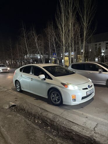 Toyota: Toyota Prius: 2010 г., 1.8 л, Вариатор, Гибрид, Хэтчбэк