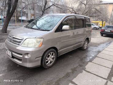 бочка баки: Toyota Noah: 2004 г., 2 л, Автомат, Бензин, Минивэн