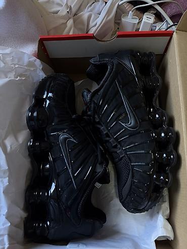 Kişi ayaqqabıları: Nike Shox yenilikçi kişi/kadın idman ayaqqabısı – tam qara rəng. - — 1