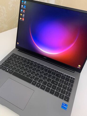huawei matebook x pro baku: Intel Core i5, 16 GB, 16 "