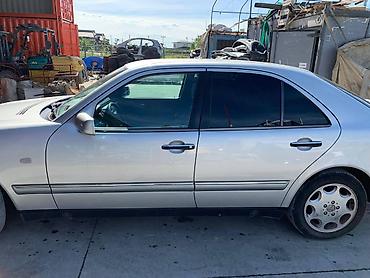 багажник 210: Крышка багажника Mercedes-Benz, 1997 г., Б/у, Оригинал — 6
