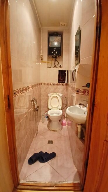 Köhnə tikili: Bakı, Yeni Günəşli Massiv A, 3 otaqlı, Köhnə tikili, m. Xalqlar Dostluğu, 90 kv. m — 2