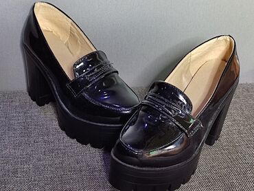 мужские зимние обувь: Туфли 37.5, цвет - Черный