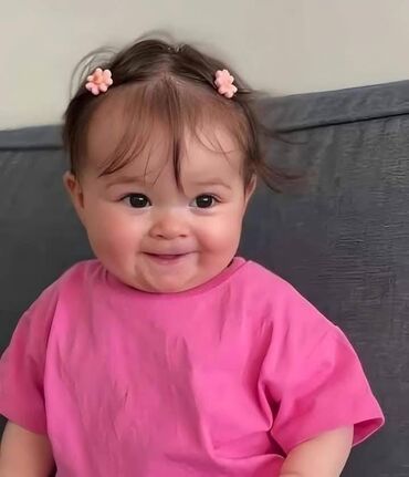 Пиджаки: Öz evimdə uşağa baxıram. günü 20 azn. uşaqları çox sevirəm. onlarla