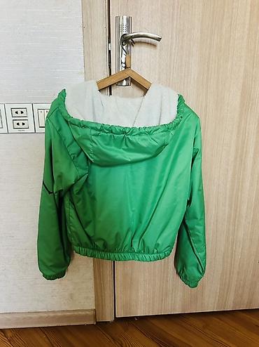 polis idman geyimi: Yüngül qışlıq/keçid fəsli kapüşonlu jaket - Rəng: Yaşıl - Ön hissə — 3