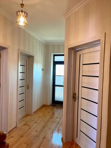 Həyət evləri və villaların satışı: 2 mərtəbəli həyət evi. Binə qəsəbəsi mərkəzdə.4 otaq, 3 hamam tualet — 10