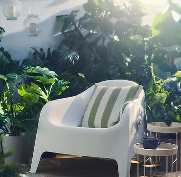 Stolice: Prodajem 4 Ikea fotelje, koriscene jednu sezonu. Bela boja. Bez — 2