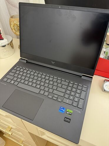 İnformatika: HP Victus oyun/ofis noutbuku Xüsusiyyətlər: - Ekran: 16.1" geniş