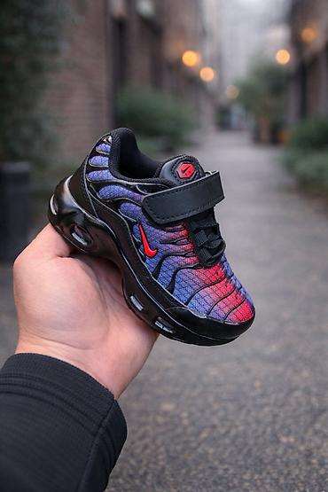 oversize dzemperi: Nike air max tn dečije patike sivo crvene NOVO Novo Brojevi 25 do — 1