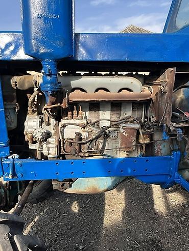 Traktorlar: Mtz T 42 dı zavod traktör du 452 saat işleyib. Tecili pul lazımdı — 10