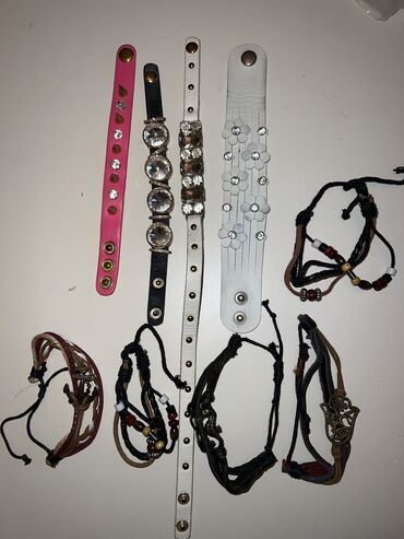 Sırğalar: Bijuteriya sırğalar. Hər şəkildəkinin Hamısı birlikdə 8 manat -da lalafo.az — 11 Sırğalar: Bijuteriya sırğalar. Hər şəkildəkinin Hamısı birlikdə 8 manat — 11