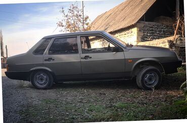 VAZ (LADA): VAZ 21099 sedan - Kuzov: 4 qapılı, düz xətli klassik sedan dizaynı - — 7