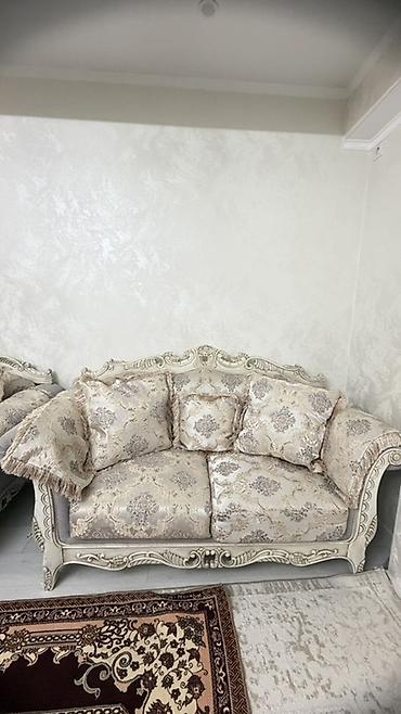 sofa: Классический мягкий гарнитур в стиле барокко/рококо: диван 3‑местный — 4