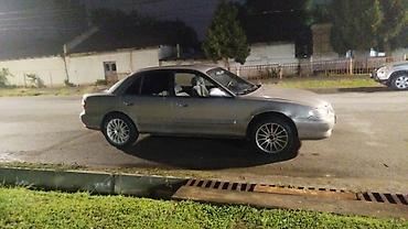 Унаа сатуу: Hyundai Sonata: 1998 г., 2 л, Кол менен иштөөчү, Бензин, Седан — 3
