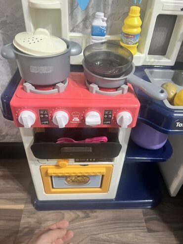 домик для ребенка: Детская игровая кухня "Talented Chef" (Талантливый повар) предлагает