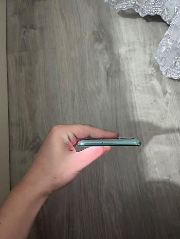 телефон fly f: Samsung Galaxy A51, цвет - Голубой, Две SIM карты — 4
