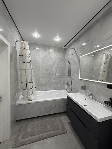 Долгосрочная аренда квартир: Трехкомнатная студия в современном минималистичном стиле. Район — 21