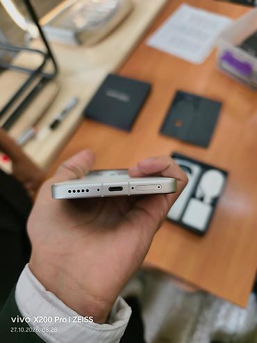 pixel 8a: Vivo X300 Ultra, Новый, 256 ГБ, цвет - Белый, 1 SIM, 2 SIM — 6
