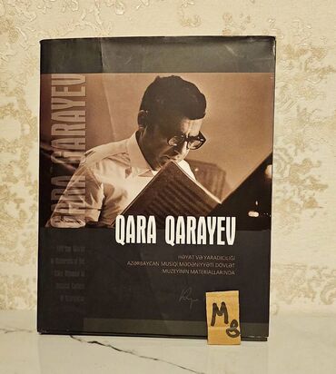 suç ve ceza: 📚 Müxtəlif musiqi kitabları satılır. 📖 Kitabların qiymətləri