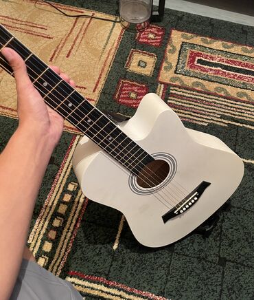 гитара madeira: 🎶 Акустическая гитара 38 размера с комплектом 🎶 Продаю акустическую