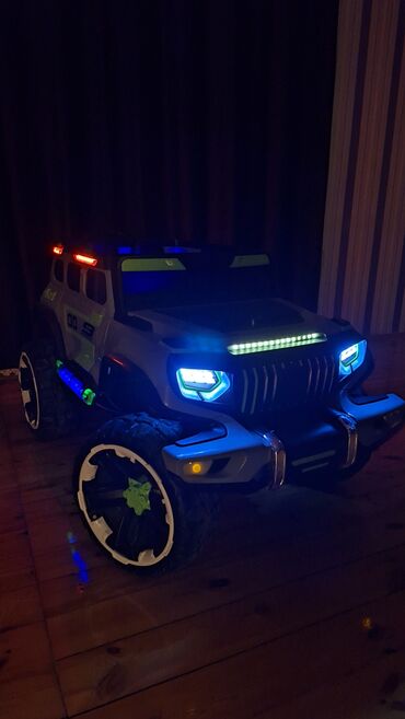 Uşaq üçün elektrik maşınları: Uşaq üçün elektrikli off-road maşın - Korpus: SUV tipli dizayn, 4x4 — 6