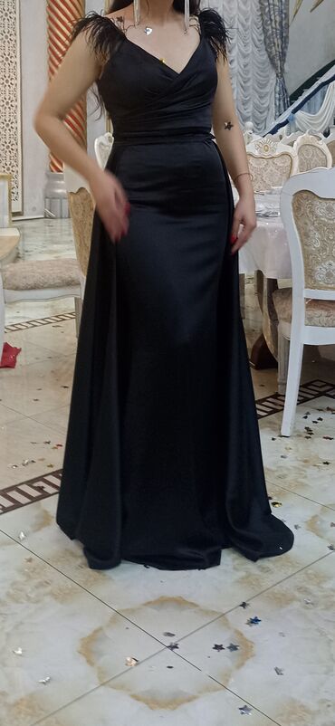 купить вечернее платье в баку: 300azn a alinib.bir defe geyilib 150azn a satilir 40beden