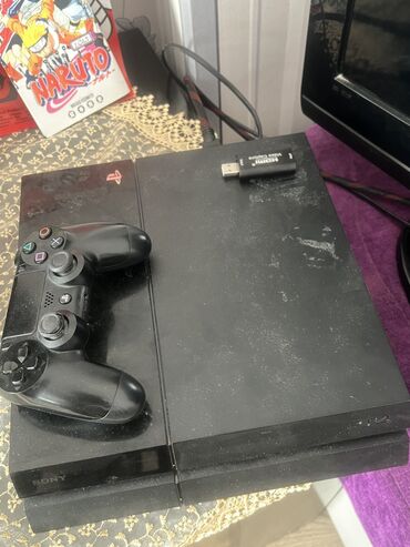 ps4 disklər: Ps4 hecbir problemi yoxdur üzerindeki leke izleri evvel stiker