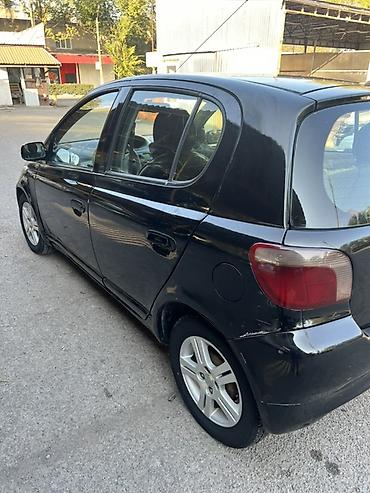 mini coper: Toyota Yaris: 2001 г., Механика, Хэтчбэк — 5