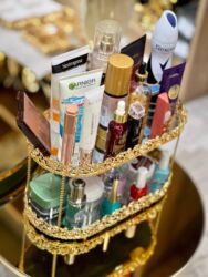 женские спортивные костюмы на синтепоне: •İKİQAT KOSMETİK TƏŞKİLATÇI🗄
•RƏNG:Metal qızılı 
•SƏTHİ:GÜZGÜLÜ