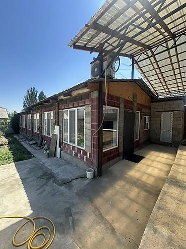 the level: 📍 В центре Сокулука продаётся дом на участке 6 соток. 🏡Дом состоит — 2