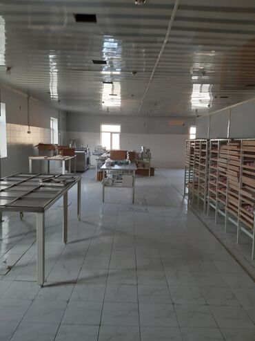 аренда помещений под кафе ресторан: İcarəyə anbar sahəsi verilir.Koroglu metrosuna 5 deq mesafede