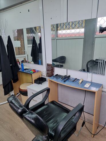 сдается салон красаты: Сдаю Кабинет в салоне, 888 м², Для парикмахера
