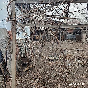 Продажа коттеджей и домов: Продается дом. район кирпичный. (красный строитель). дом саманный — 13