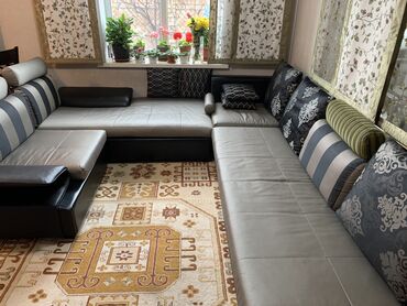 мягкий мебель уголок: Модульный диван, Б/у
