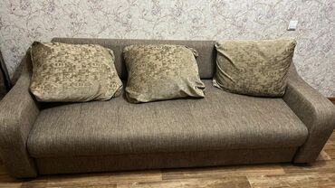 мягкая мебель лина в бишкеке фото: Диван-кровать, цвет - Коричневый, Б/у