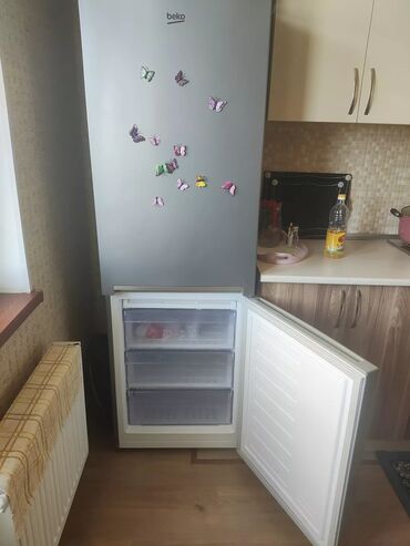 islenmis xaladenikler: Б/у Холодильник Beko, Двухкамерный, цвет - Серый