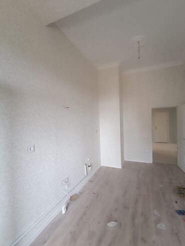 Uzunmüddətli kirayə mənzillər: Sumqayıt şəhəri Bulvar Mirvaridən qanuni 3 otaqlı mənzil boş vəziyətdə — 5