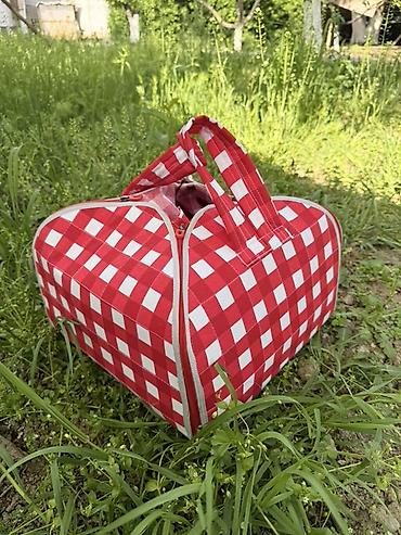 Пищевые контейнеры и ланч-боксы: Пищевой контейнер — 9