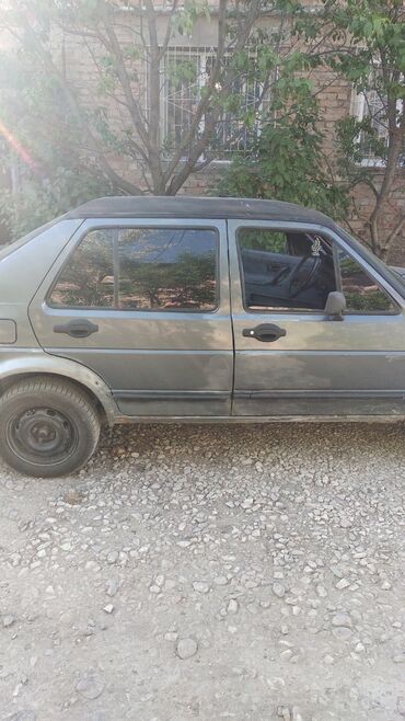 Volkswagen: Volkswagen Jetta: 1987 г., 1.6 л, Механика, Бензин, Седан